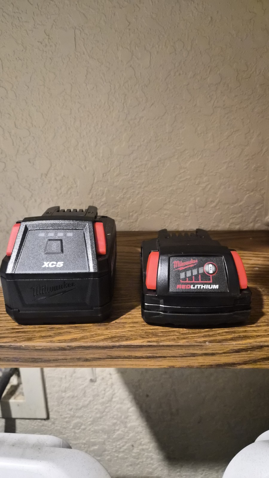 Milwaukee M18 REDLITHIUM XC5 5.0Ah & CP2.0 2.0Ah Battery Pack Lot
