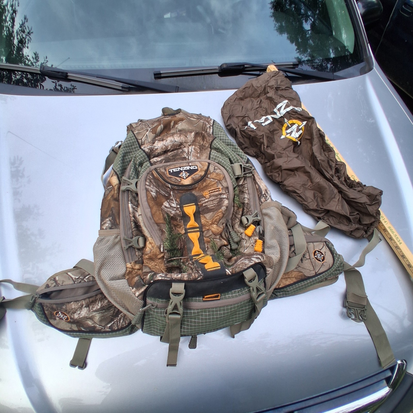 Tenzing TZ 2220 Camo Hunting Daypack With Bow Rifle Pocket And Rain Cover *READ*