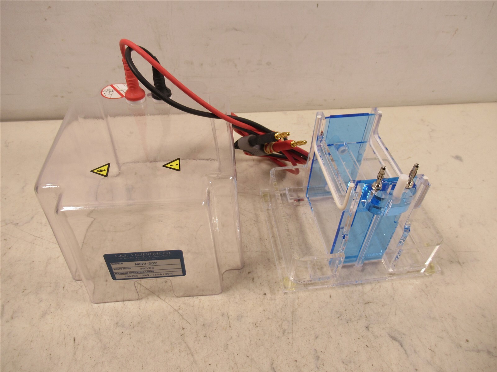 C.B.S. Scientific MGV-202 Mini Vertical Gel Electrophoresis Cell w/ Probes NOS C.B.S. Scientific MGV-202 Mini Vertical Gel Electrophoresis Cell w/ Probes NOS