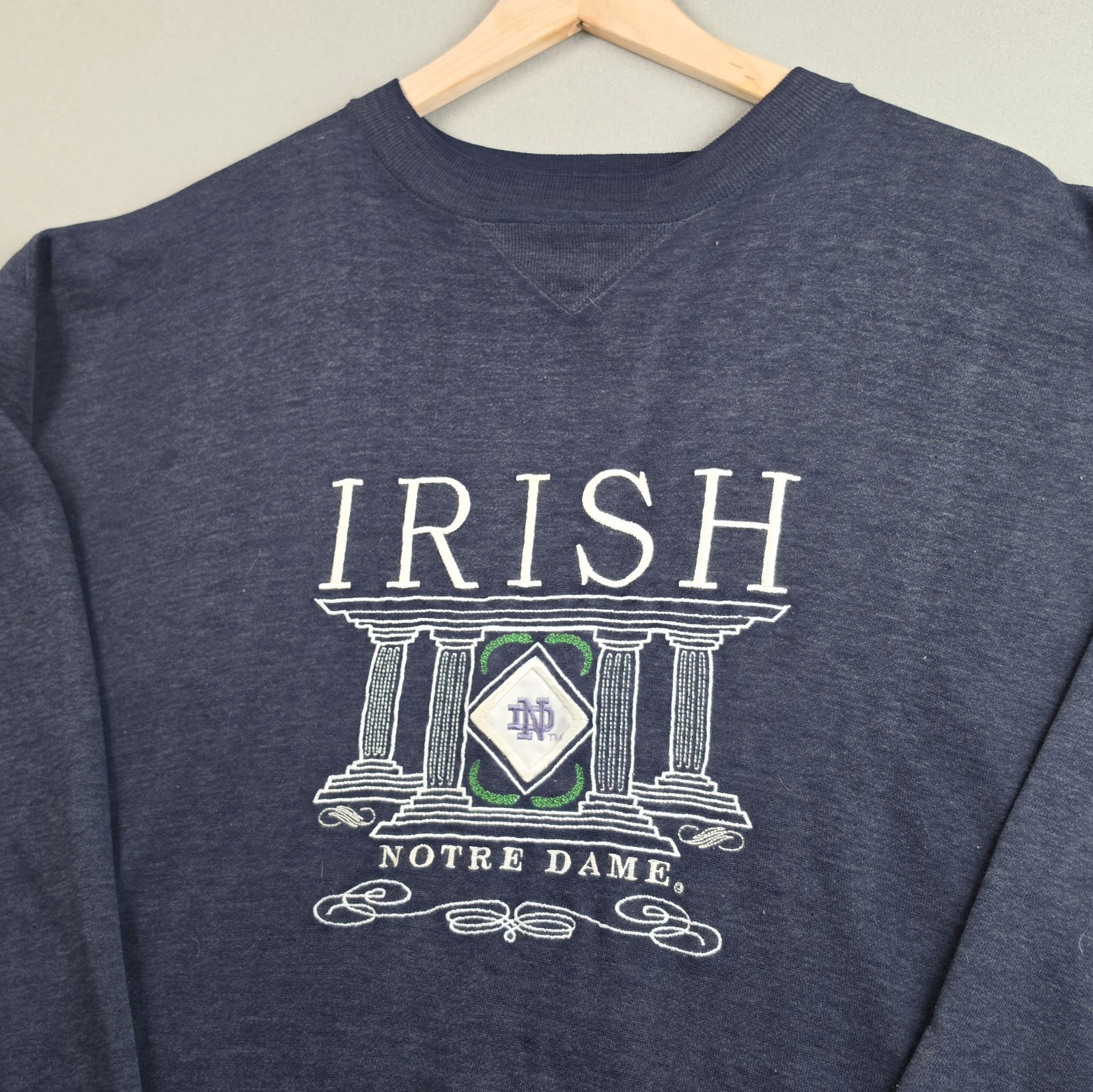 Vintage 1990s Notre Dame Fighting Irish Embroidered Crew Neck Sweatshirt XL Navy
