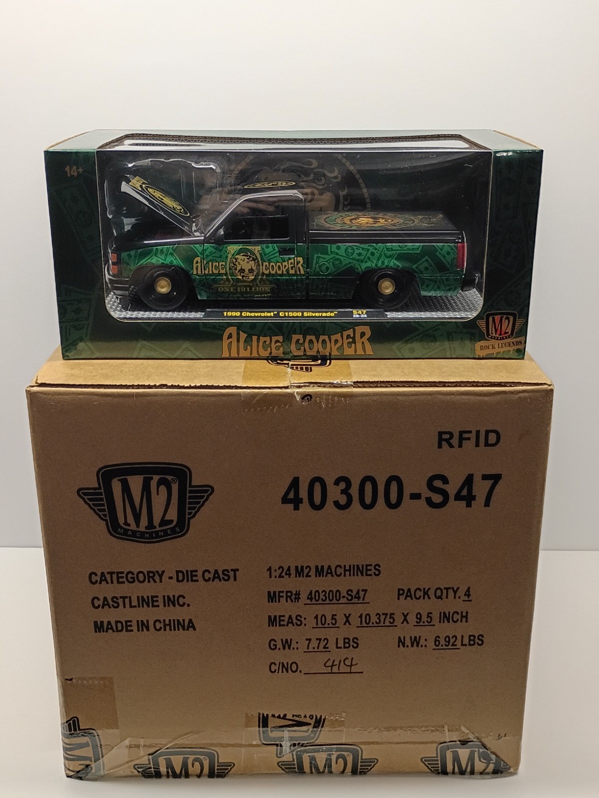 2026 M2 MACHINES ROCK LEGENDS ALICE COOPER *1990 CHEVROLET C1500 SILVERADO 1:24
