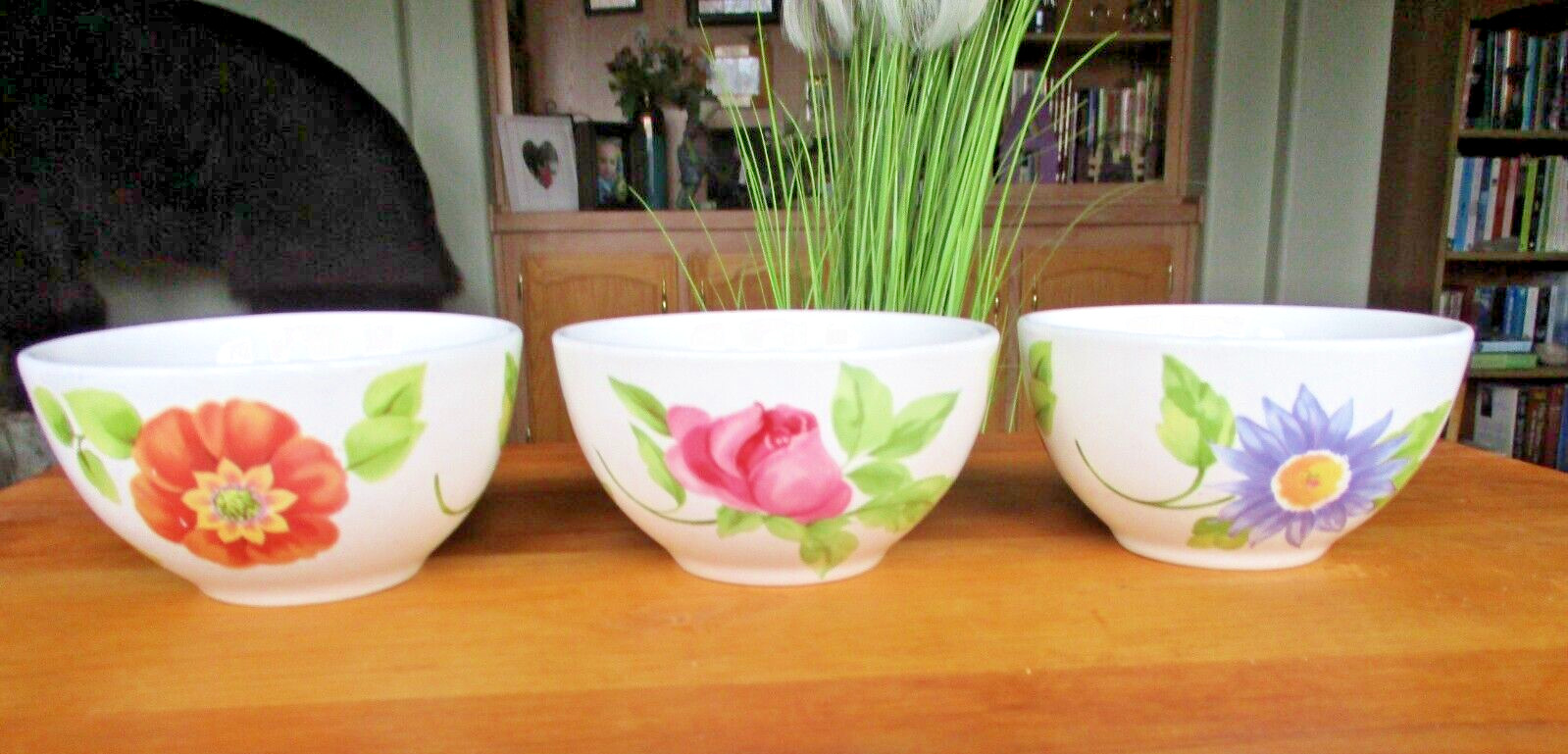 Pfaltzgraff Emma Fruit Dessert Snack White Floral Small Bowls 4.5\ Pfaltzgraff Emma Fruit Dessert Snack White Floral Small Bowls 4.5\