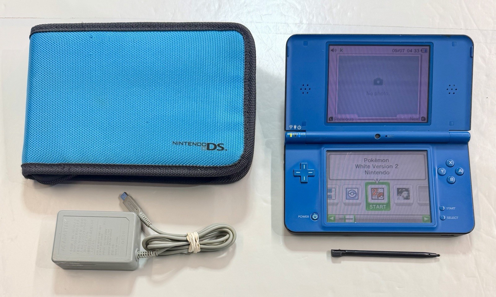 Nintendo DSi XL Blue Handheld Console w/ Charger - Case US Version - Tested