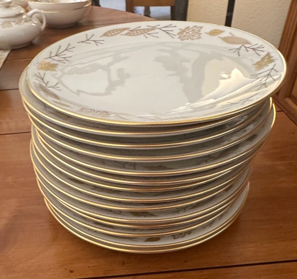 Vintage Franciscan Gold Leaves 14 Bread Plates 6.375\