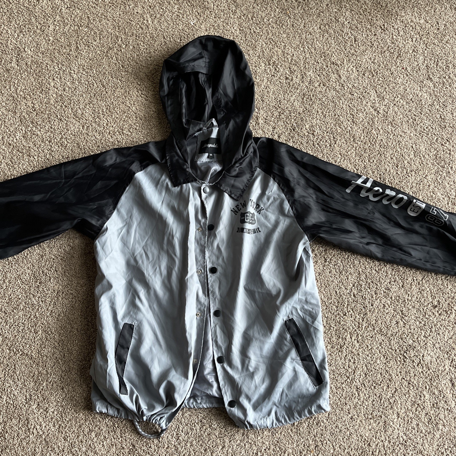 Aeropostale Women\'s Windbreaker with Hoodie Size M Color Grey Aeropostale Women\'s Windbreaker with Hoodie Size M Color Grey