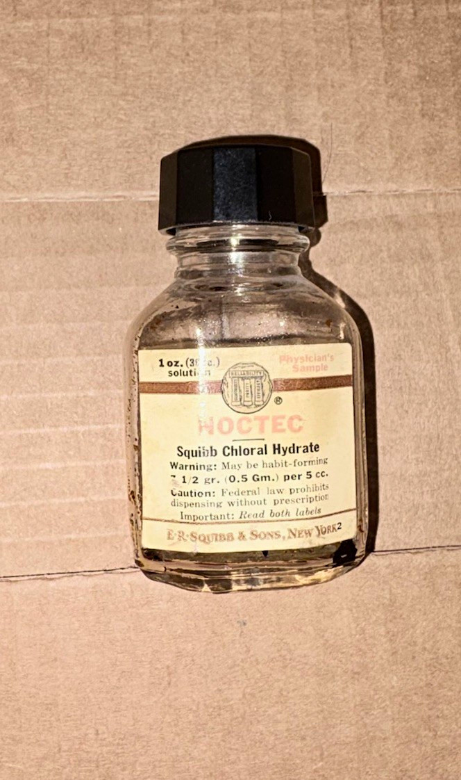 ANTIQUE PHARMACEUTICAL BOTTLE Noctec (Chloral Hydrate) Vintage Squibb Medicine ANTIQUE PHARMACEUTICAL BOTTLE Noctec (Chloral Hydrate) Vintage Squibb Medicine
