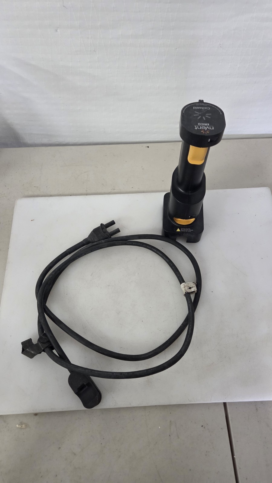 nVent ERICO Cadweld Plus Impulse Exothermic Weld Control- Missing Battery Cover nVent ERICO Cadweld Plus Impulse Exothermic Weld Control- Missing Battery Cover