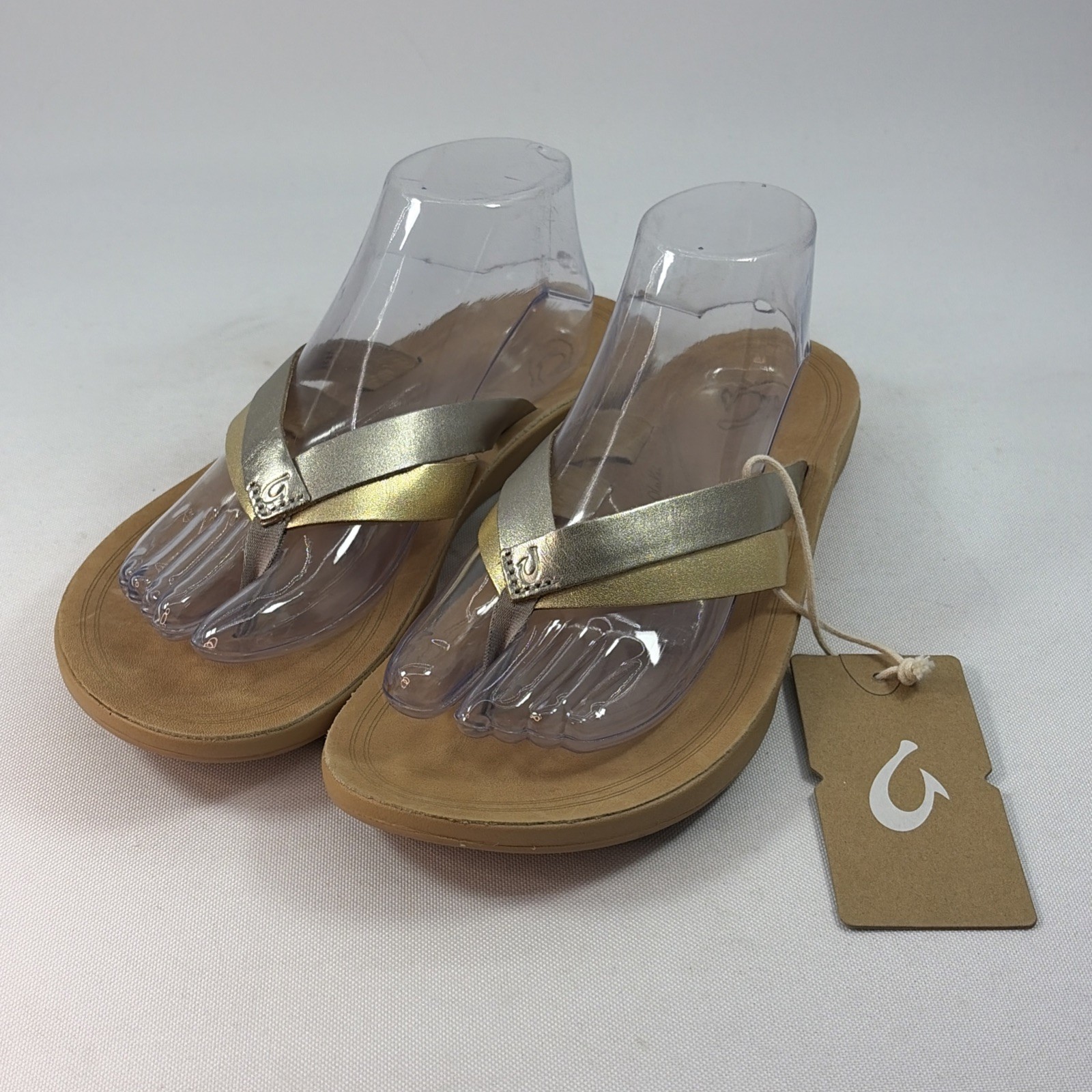 New OluKai KaeKae Sandals Women\'s 9 Tan Silver Gold Thong Flip Flop Slide Shoes