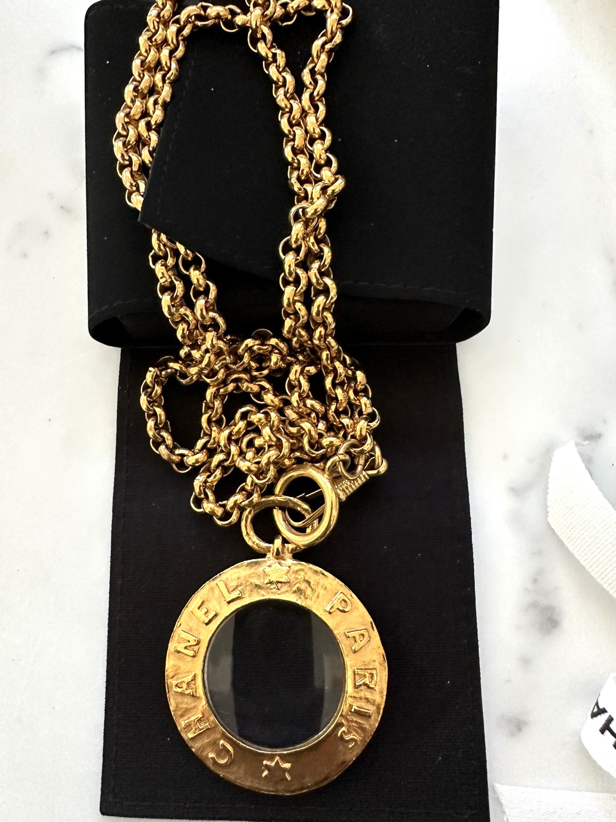 CHANEL Magnifying Glass Pendant Necklace Vintage 1990-1992 Collection 28 CHANEL Magnifying Glass Pendant Necklace Vintage 1990-1992 Collection 28