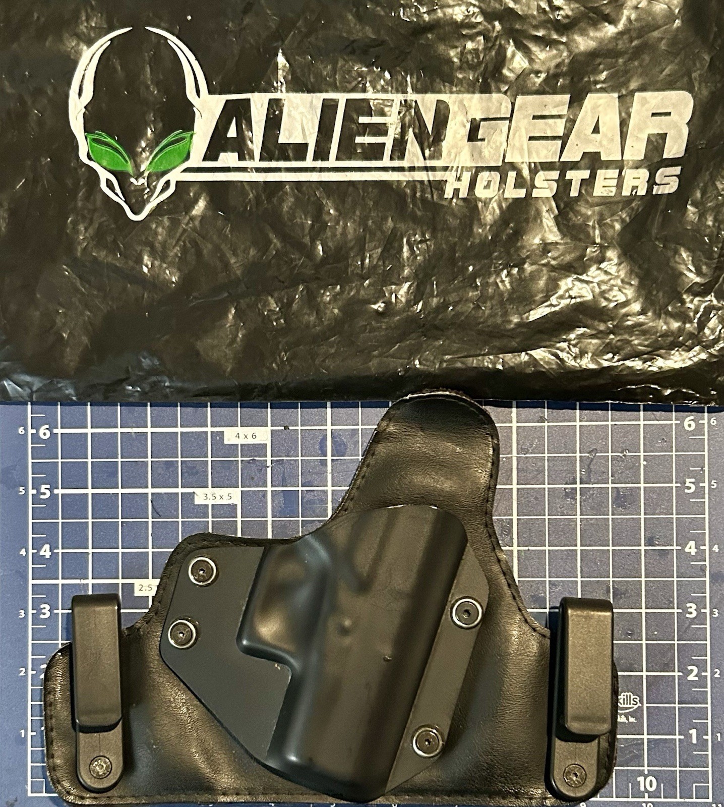 Alien Gear Cloak Tuck IWB Holster for Glock 42 .380 Right Hand Alien Gear Cloak Tuck IWB Holster for Glock 42 .380 Right Hand