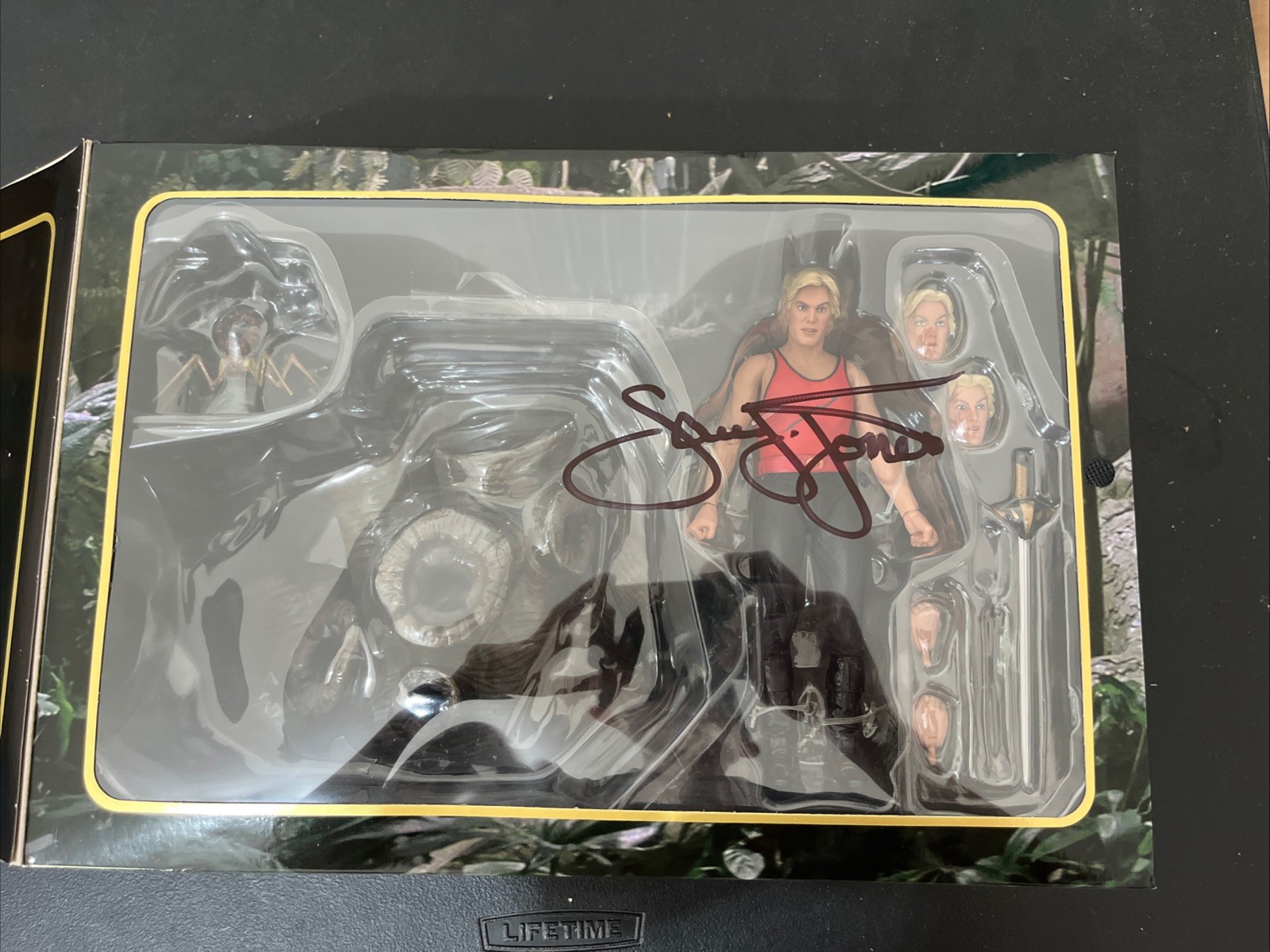 SIGNED NECA Flash Gordon Wood Beast Challenge 2024 SDCC Exclusive Sam Jones MINT SIGNED NECA Flash Gordon Wood Beast Challenge 2024 SDCC Exclusive Sam Jones MINT