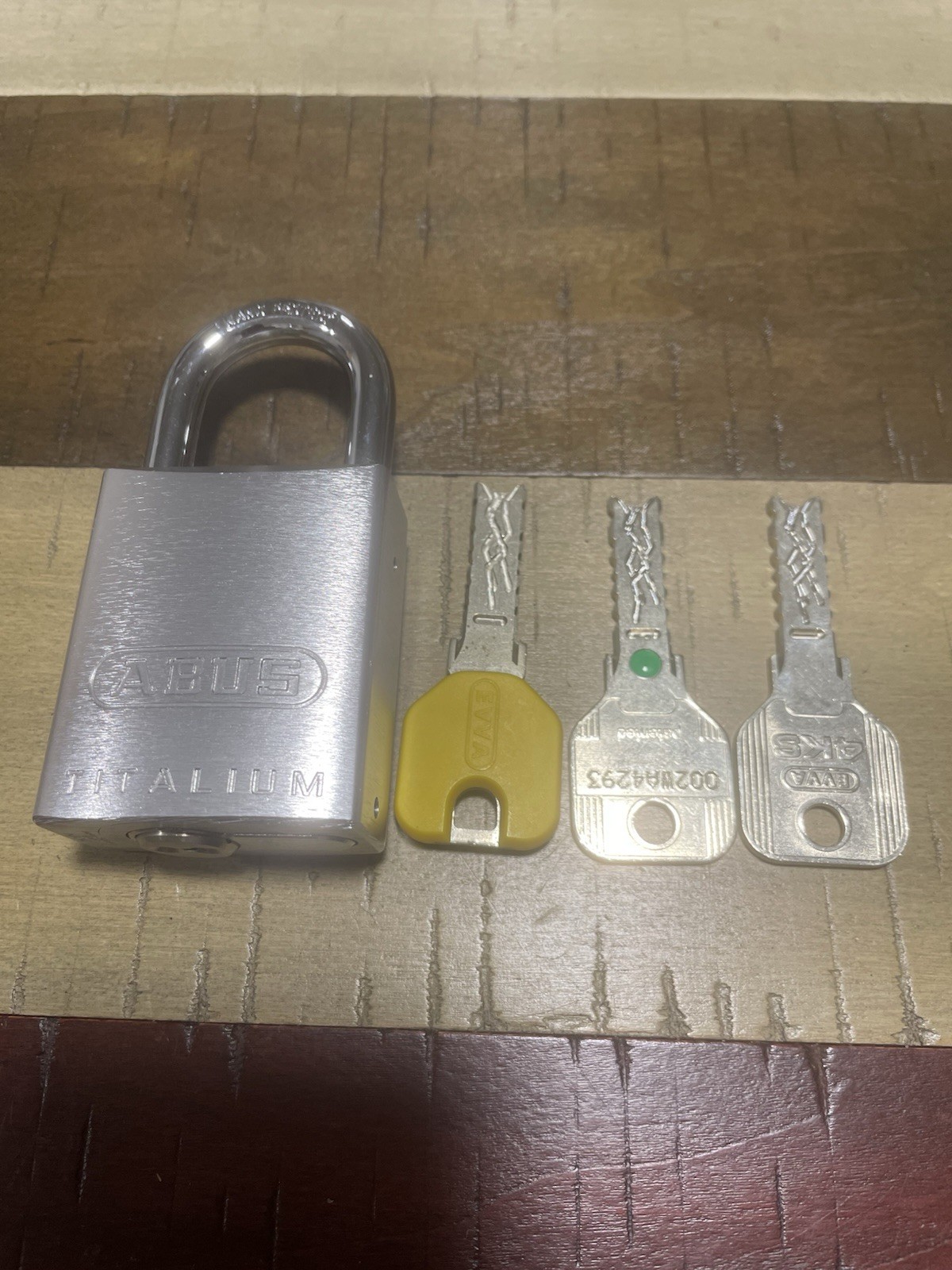 ABUS 83TI/45 Titalium padlock with Evva 4ks core Never Used LN