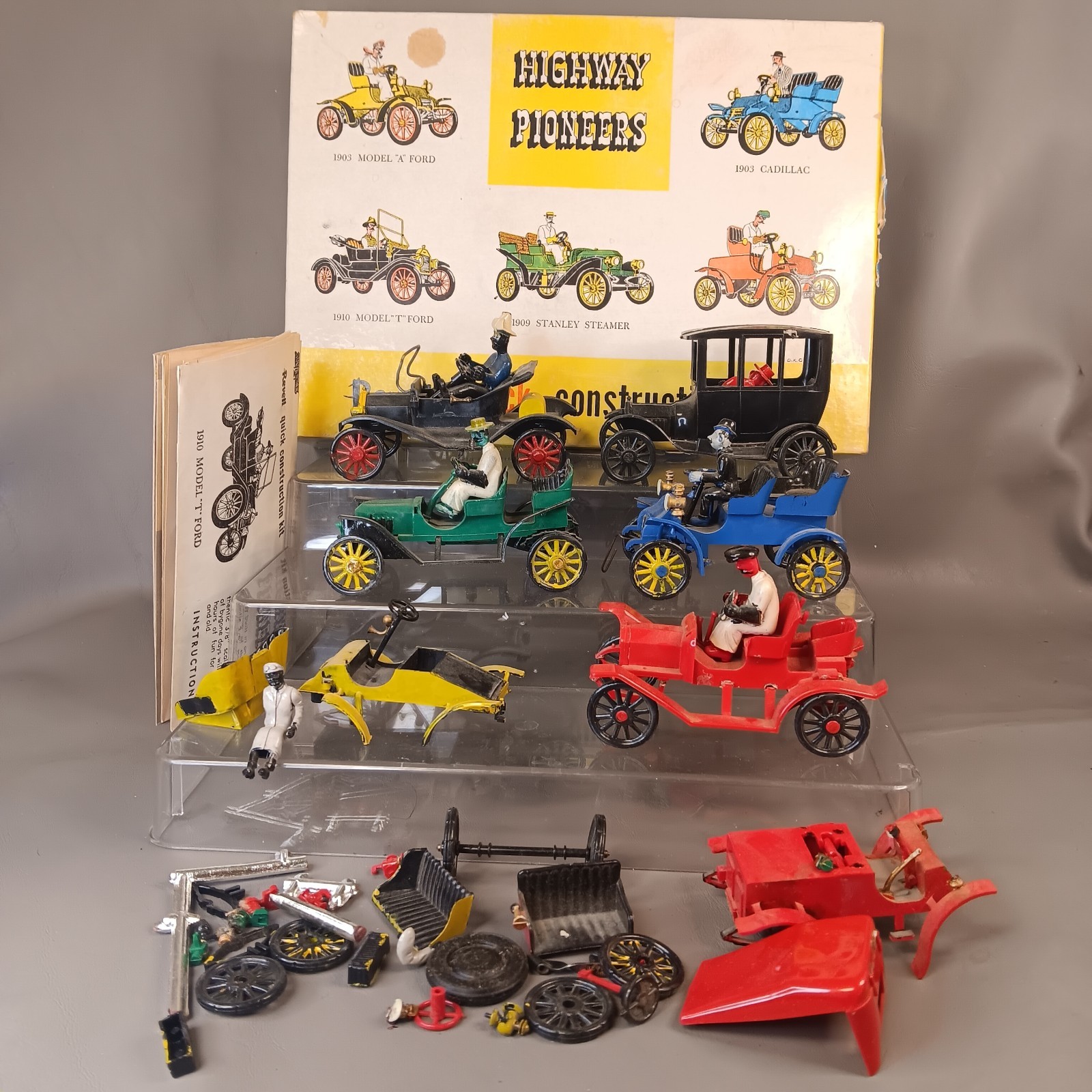 Vtg 1950s Revell Gowland \ Vtg 1950s Revell Gowland \