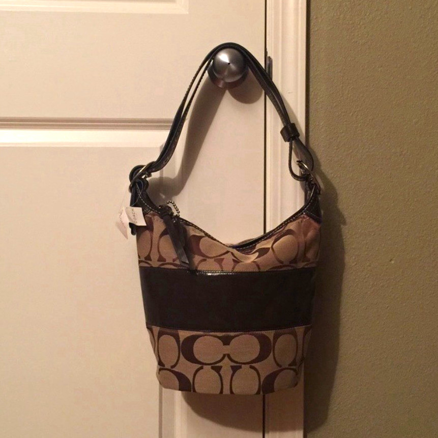 Coach Signature Logo Shoulder Bag Brown/Beige Zip Top, Lined, Inner Pockets