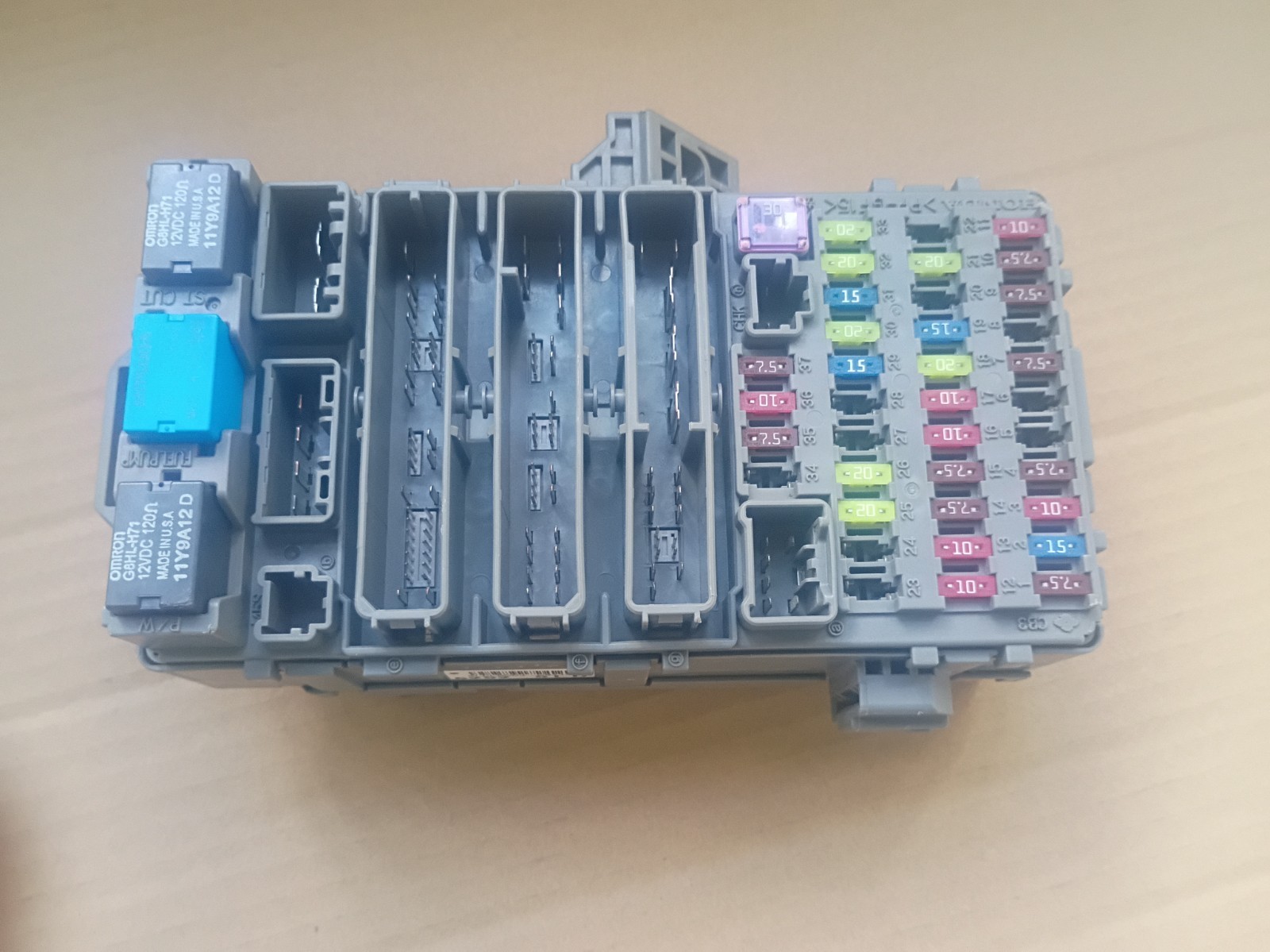 2010 HONDA CIVIC LX INTERIOR FUSE BOX P/N SNE-A410 SEDAN 5 SPD AT 2010 HONDA CIVIC LX INTERIOR FUSE BOX P/N SNE-A410 SEDAN 5 SPD AT
