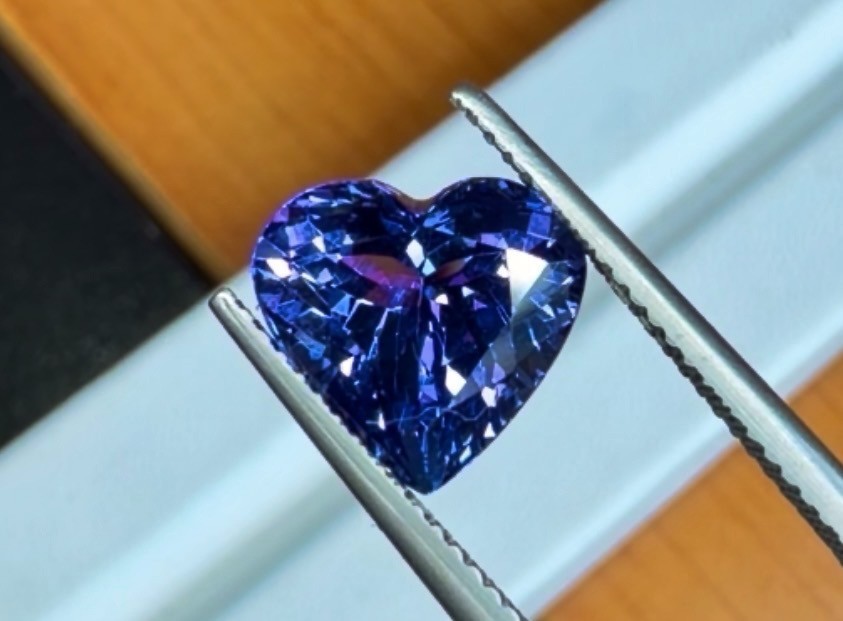 Flawless 4.13ct Stunning Hearty Tanzanite | Natural from Tanzania Flawless 4.13ct Stunning Hearty Tanzanite | Natural from Tanzania