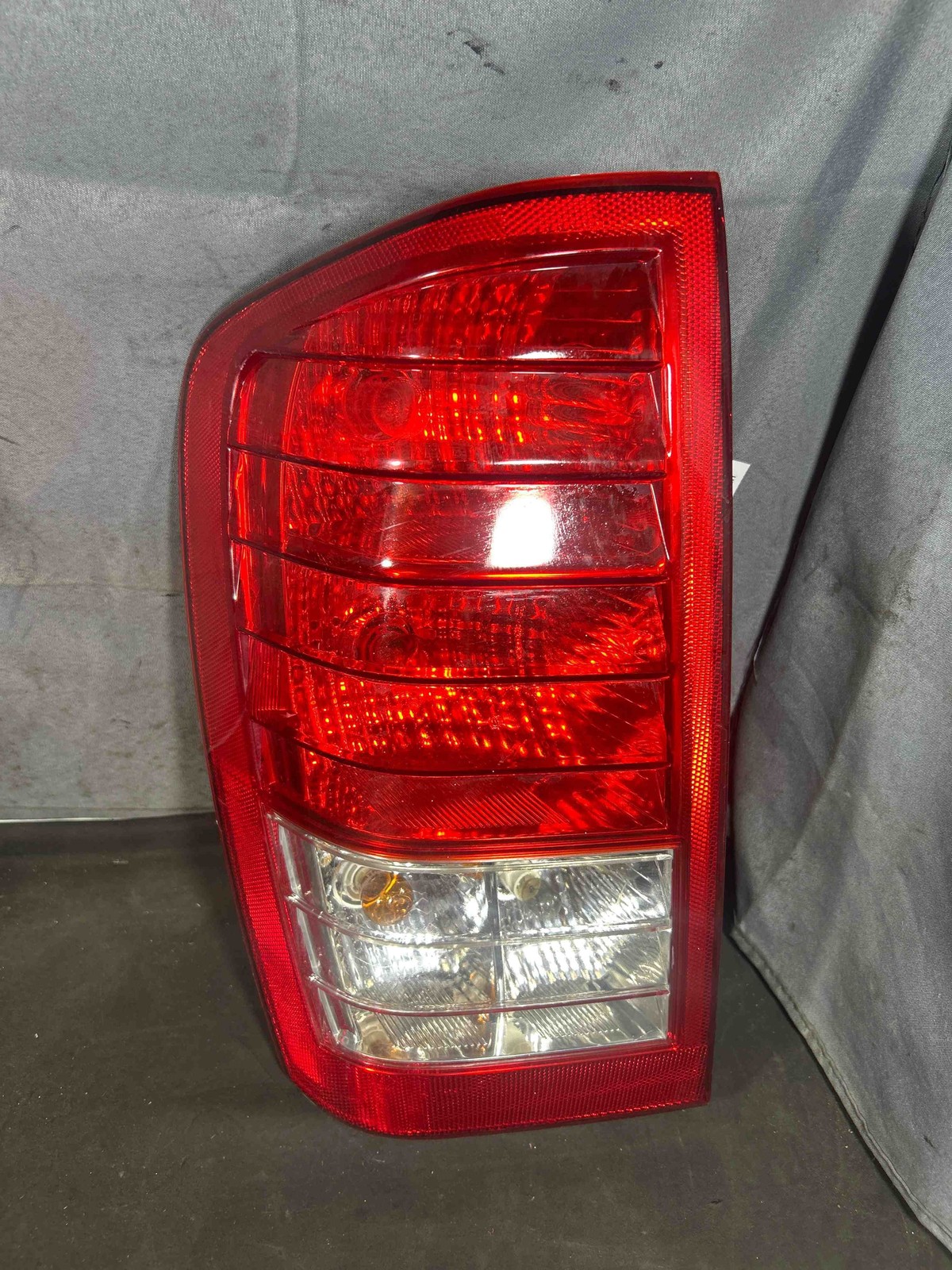 Fits 2006-2014 Kia Sedona Left Tail Light OEM:924014J000