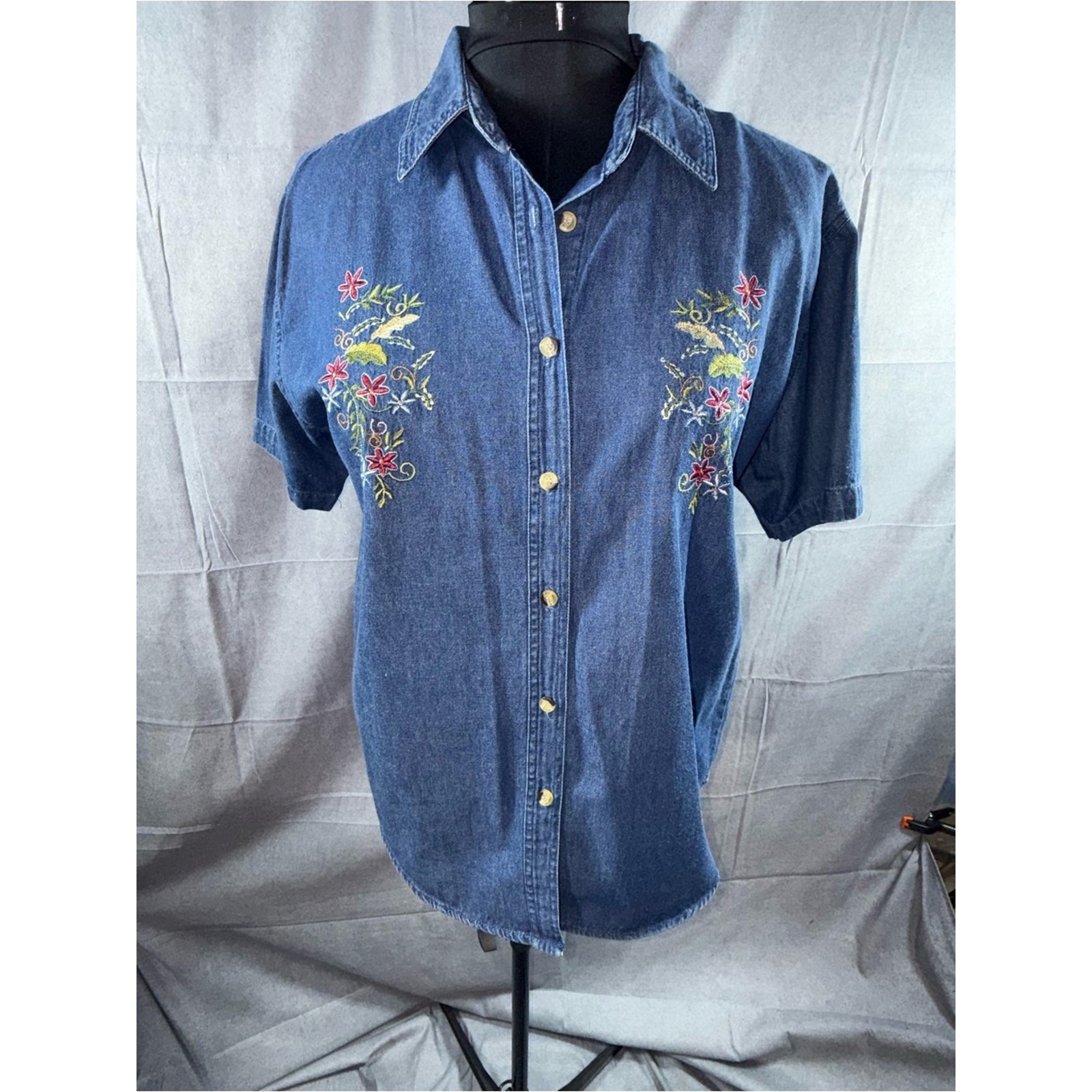 2846-Nick & Sarah Vintage Women’s Embroidered Denim Button-Down Shirt - Blue 2846-Nick & Sarah Vintage Women’s Embroidered Denim Button-Down Shirt - Blue