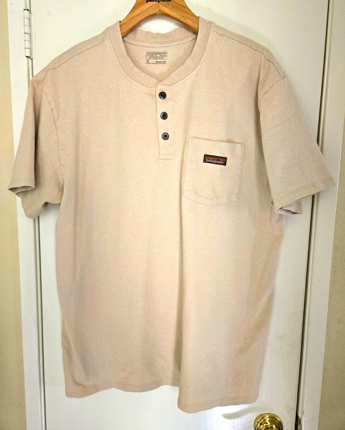 Patagonia Men\'s Henley Pocket T-Shirt Beige Hemp/Cotton Knit Short Sleeve XL Patagonia Men\'s Henley Pocket T-Shirt Beige Hemp/Cotton Knit Short Sleeve XL