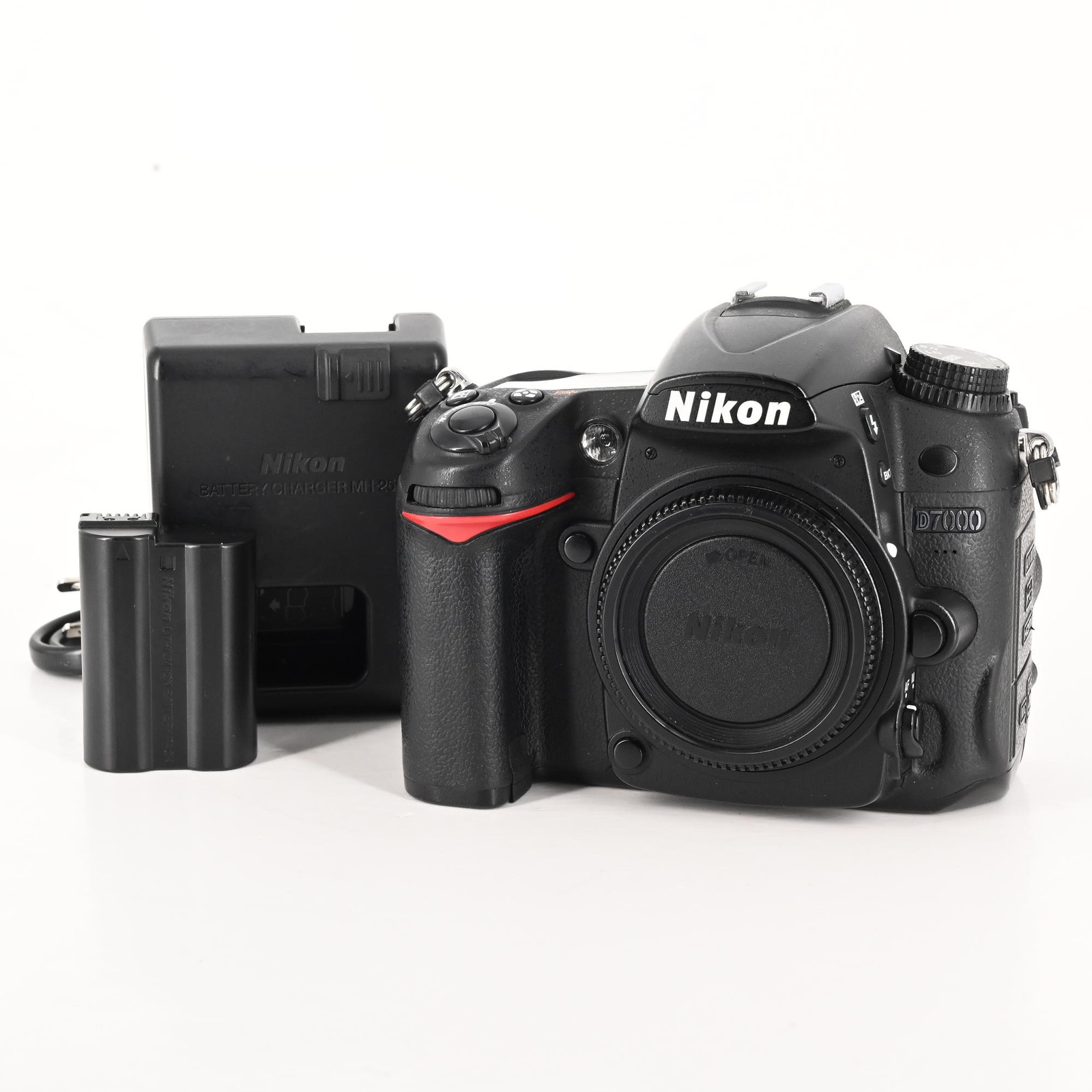 Nikon D7000 16.2MP Digital SLR Camera Body #711 Nikon D7000 16.2MP Digital SLR Camera Body #711