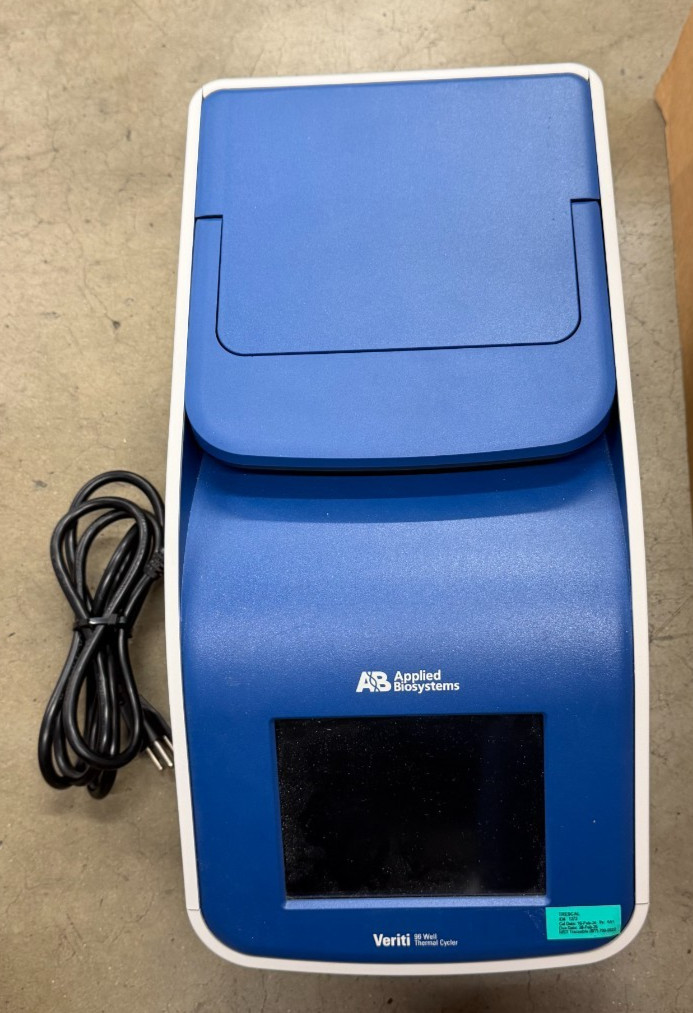 Applied Biosystems 9902 Veriti 96-Well Thermal Cycler 4375786 With Power Cable Applied Biosystems 9902 Veriti 96-Well Thermal Cycler 4375786 With Power Cable