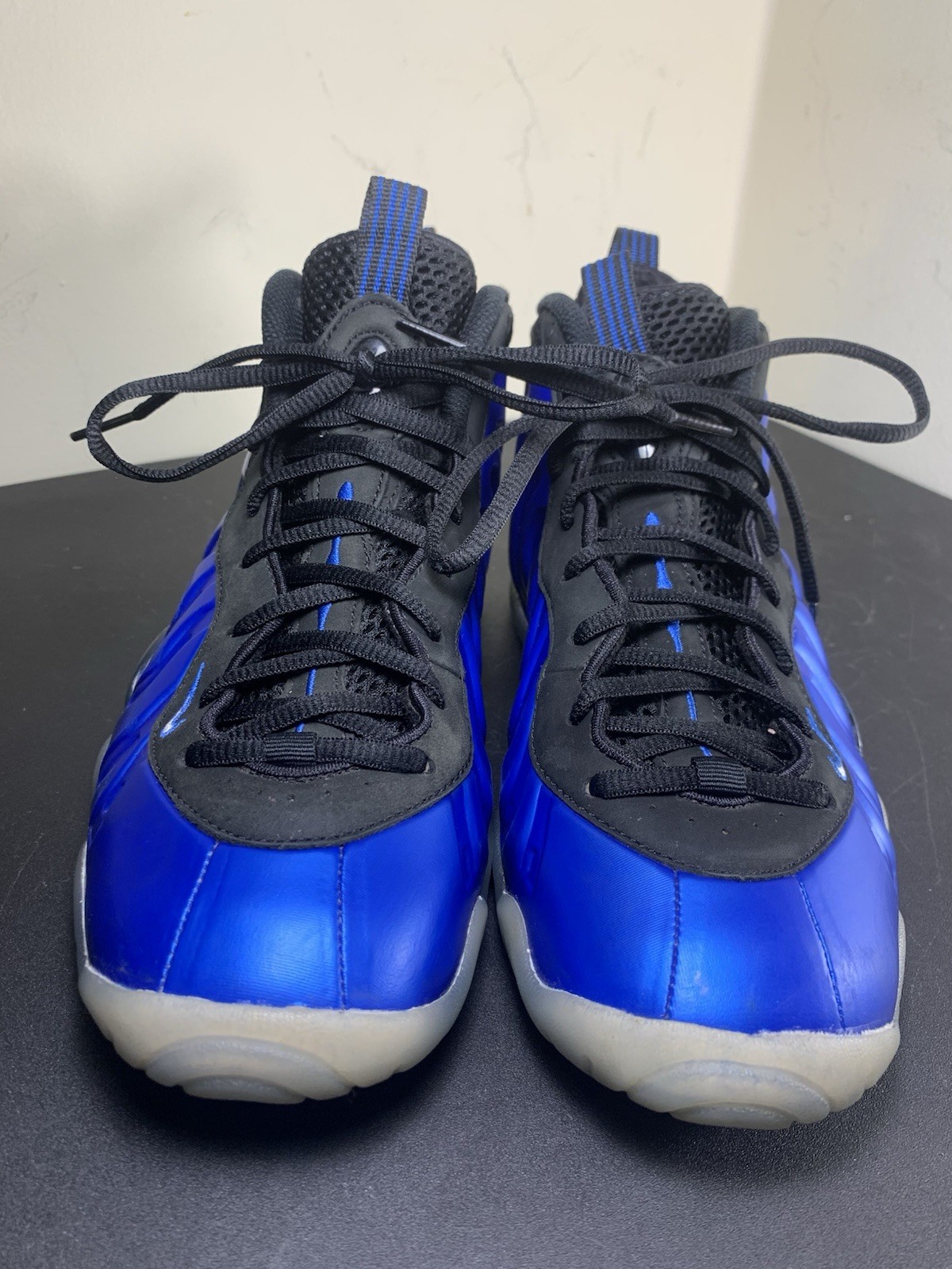 Youth Nike Foamposite Sneakers (Size 7Y US) Good Condition Youth Nike Foamposite Sneakers (Size 7Y US) Good Condition