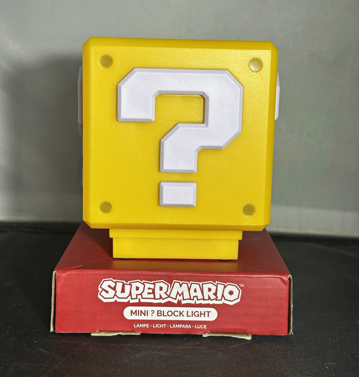 Paladone Super Mario Mini ? Block Night Light, Battery Powered Push Button