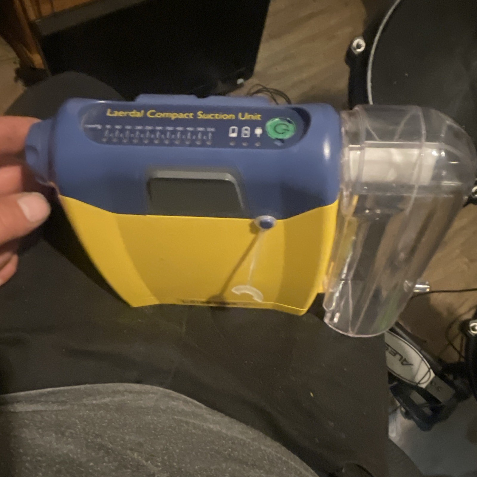 Laerdal Compact Suction Unit LSU Portable Suction Pump w/ Audible/Visual Alarm Laerdal Compact Suction Unit LSU Portable Suction Pump w/ Audible/Visual Alarm