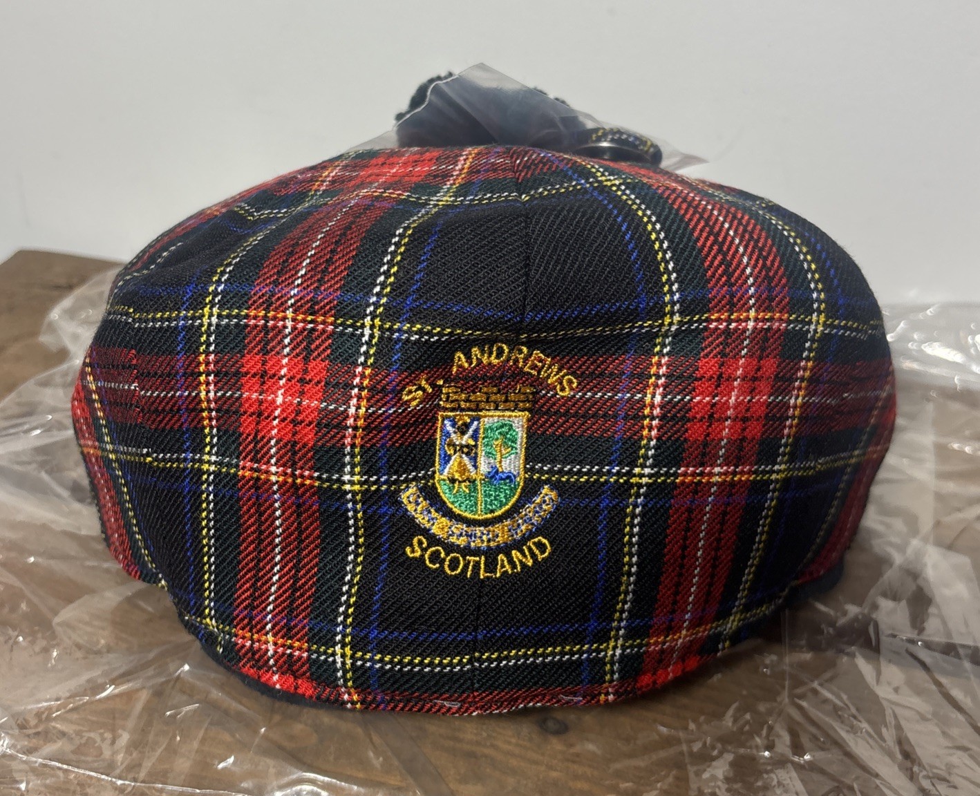 Vintage St Andrews Tartan Wool Flat Cap Plaid Pom Golf Scotland Medium NEW Vintage St Andrews Tartan Wool Flat Cap Plaid Pom Golf Scotland Medium NEW