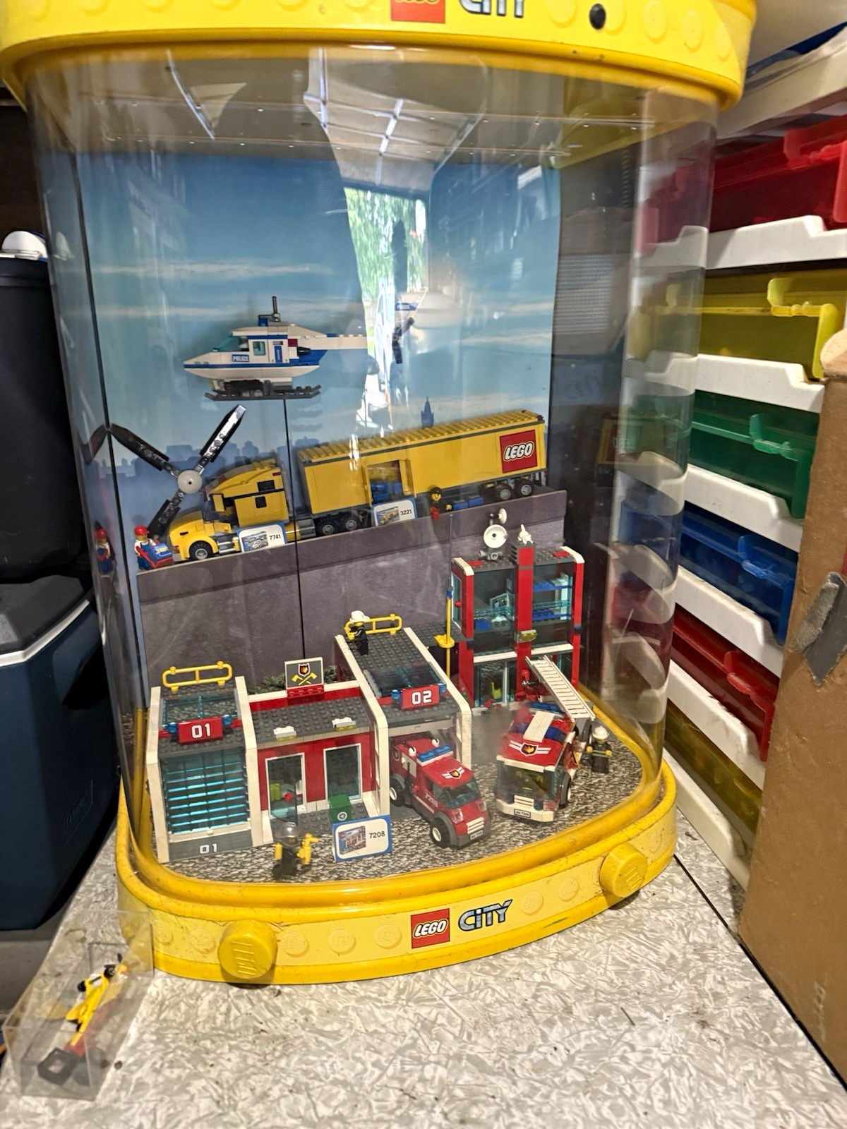 LEGO City Display Case Storage Container 4327, 6 Capacity, Yellow/Clear 18\ LEGO City Display Case Storage Container 4327, 6 Capacity, Yellow/Clear 18\