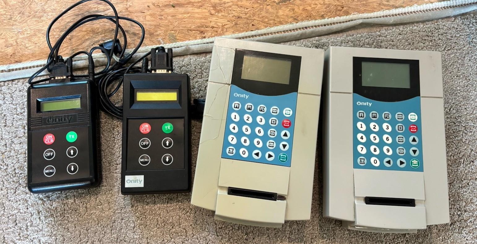 2 ONITY EDHT22i HOTEL KEY ENCODERS, 2 PROGRAMERS PP32 & PP22, POWER, MANUALS 2 ONITY EDHT22i HOTEL KEY ENCODERS, 2 PROGRAMERS PP32 & PP22, POWER, MANUALS