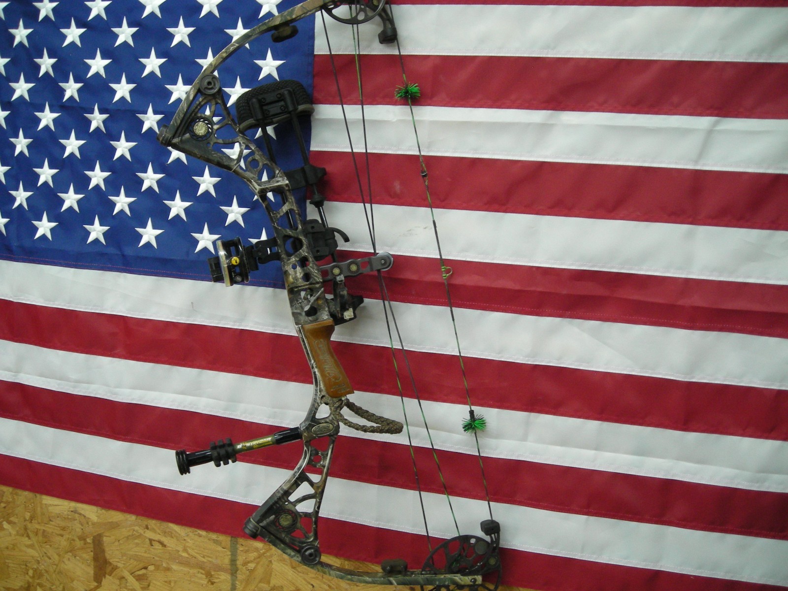 Mathews Drenalin Solocam Camo Bow Quiver 29\'\' 70 lbs Draw EXTRAS RH