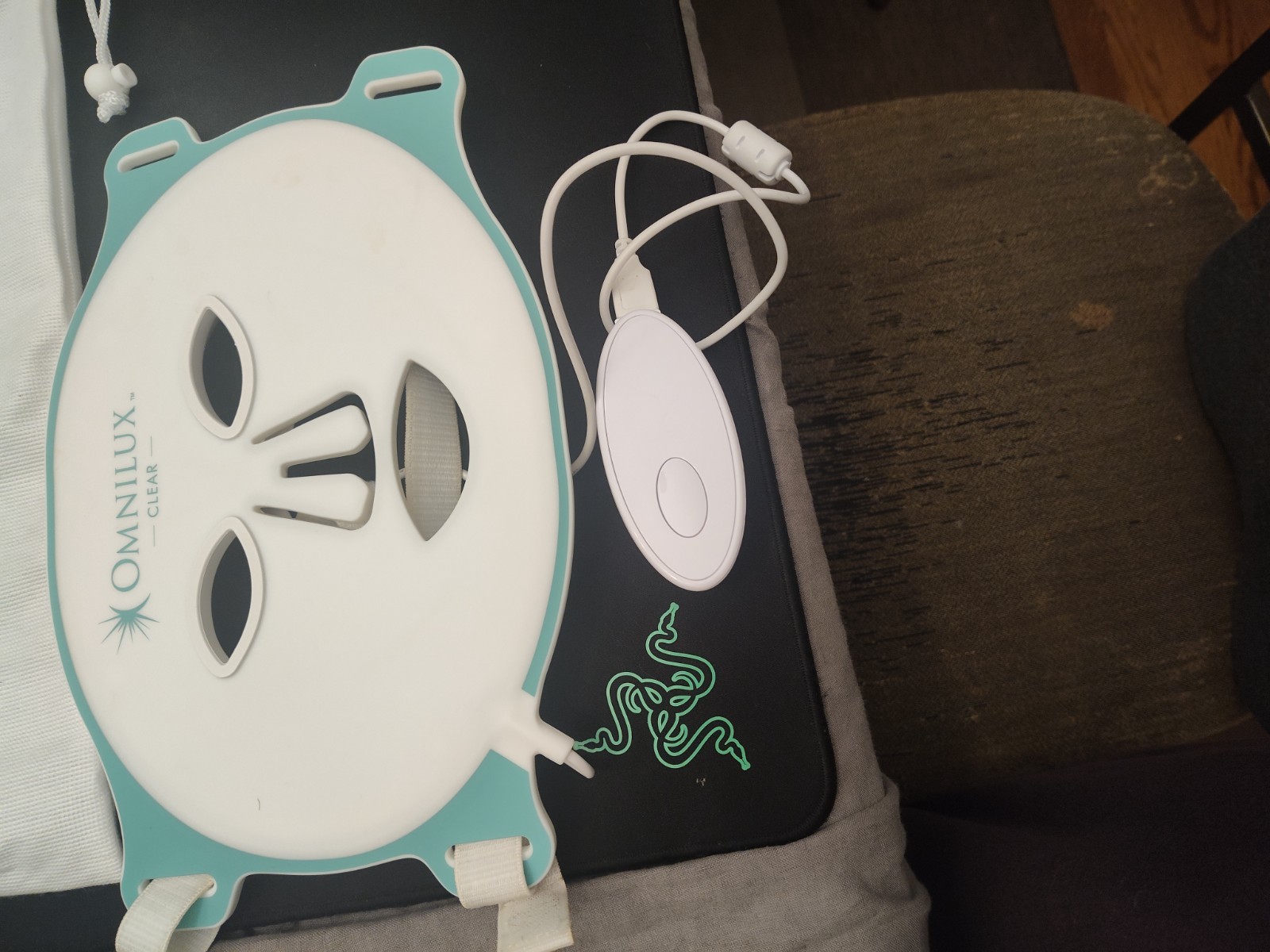 Omnilux Clear Face LED Light Therapy Mask Full Kit Omnilux Clear Face LED Light Therapy Mask Full Kit