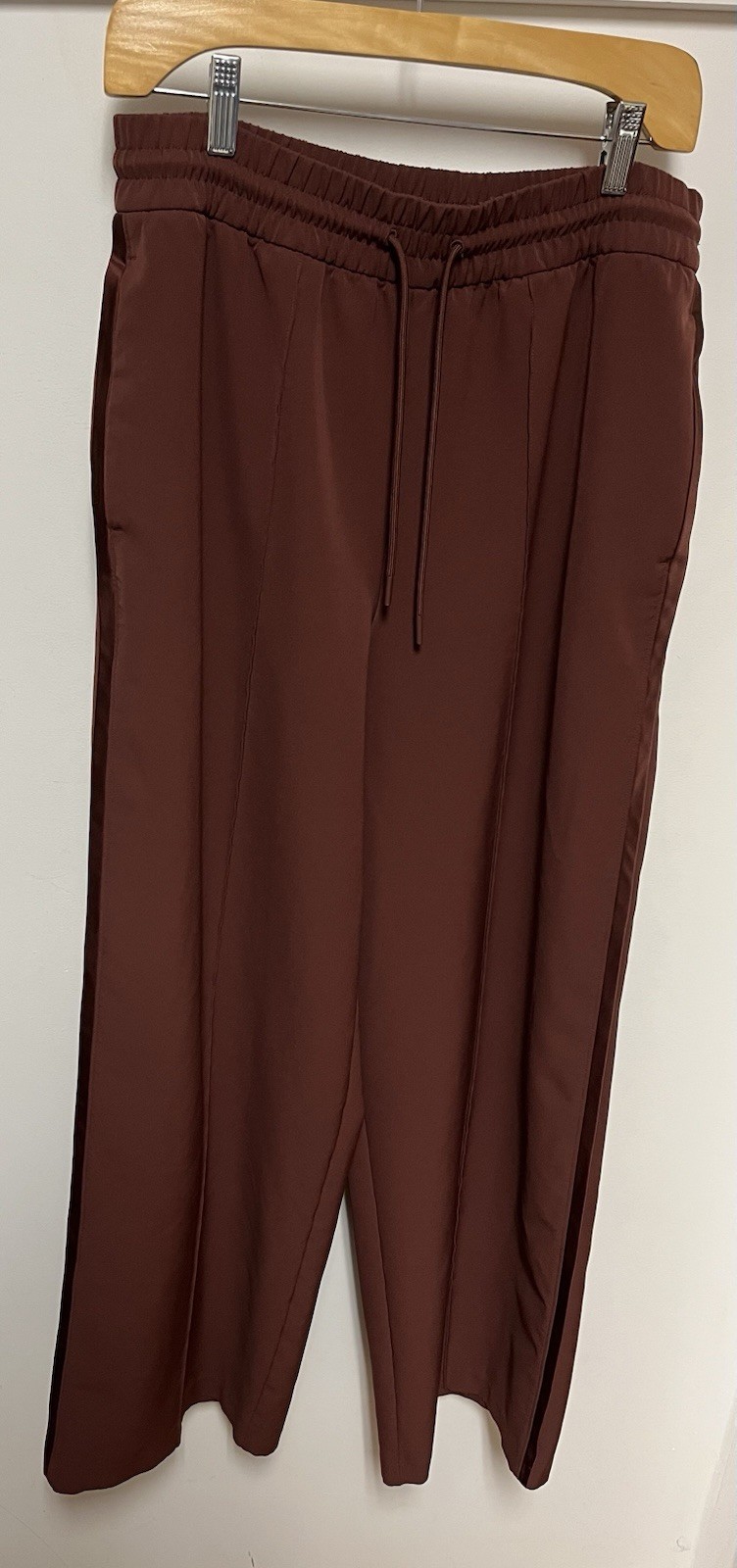 Athleta Women’s Satin Finish High Waist Wide Leg Track Pants Size Medium Athleta Women’s Satin Finish High Waist Wide Leg Track Pants Size Medium