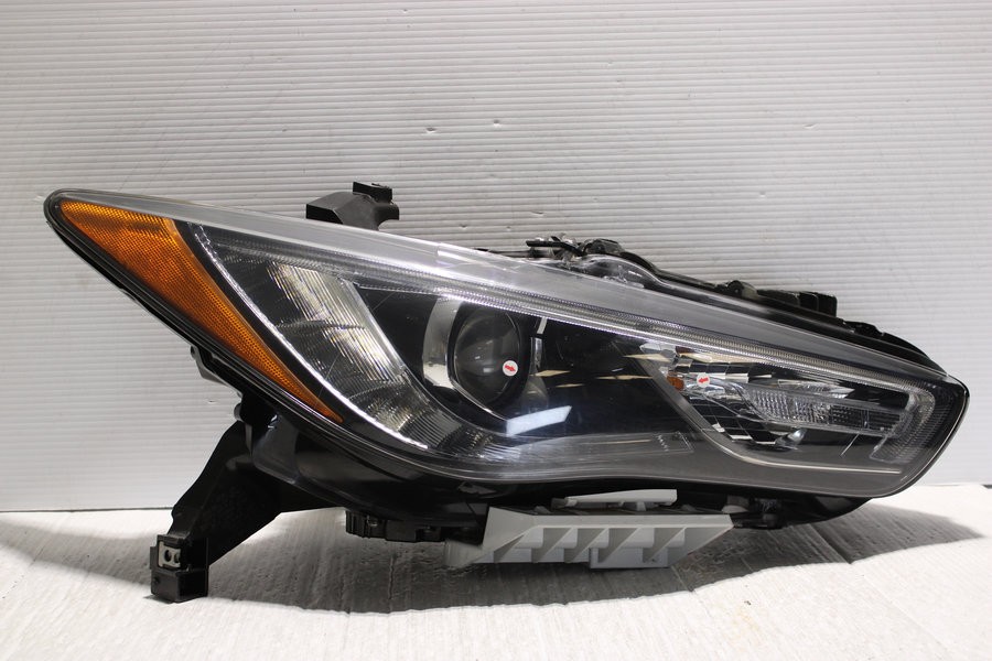 2017-2018 Infiniti QX60 Right Side HID Headlight Assembly OEM 260109NF0D