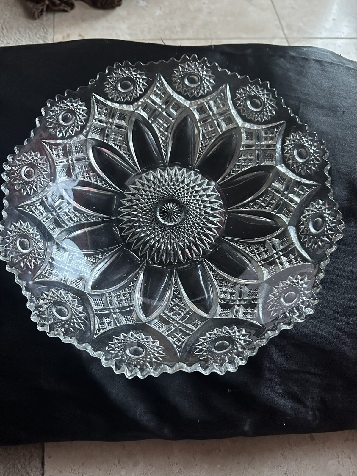 ANTIQUE NORTHWOOD “NEARCUT” SHALLOW BOWL 10 3/4” D EARLY AMERICAN PATTERN GLASS