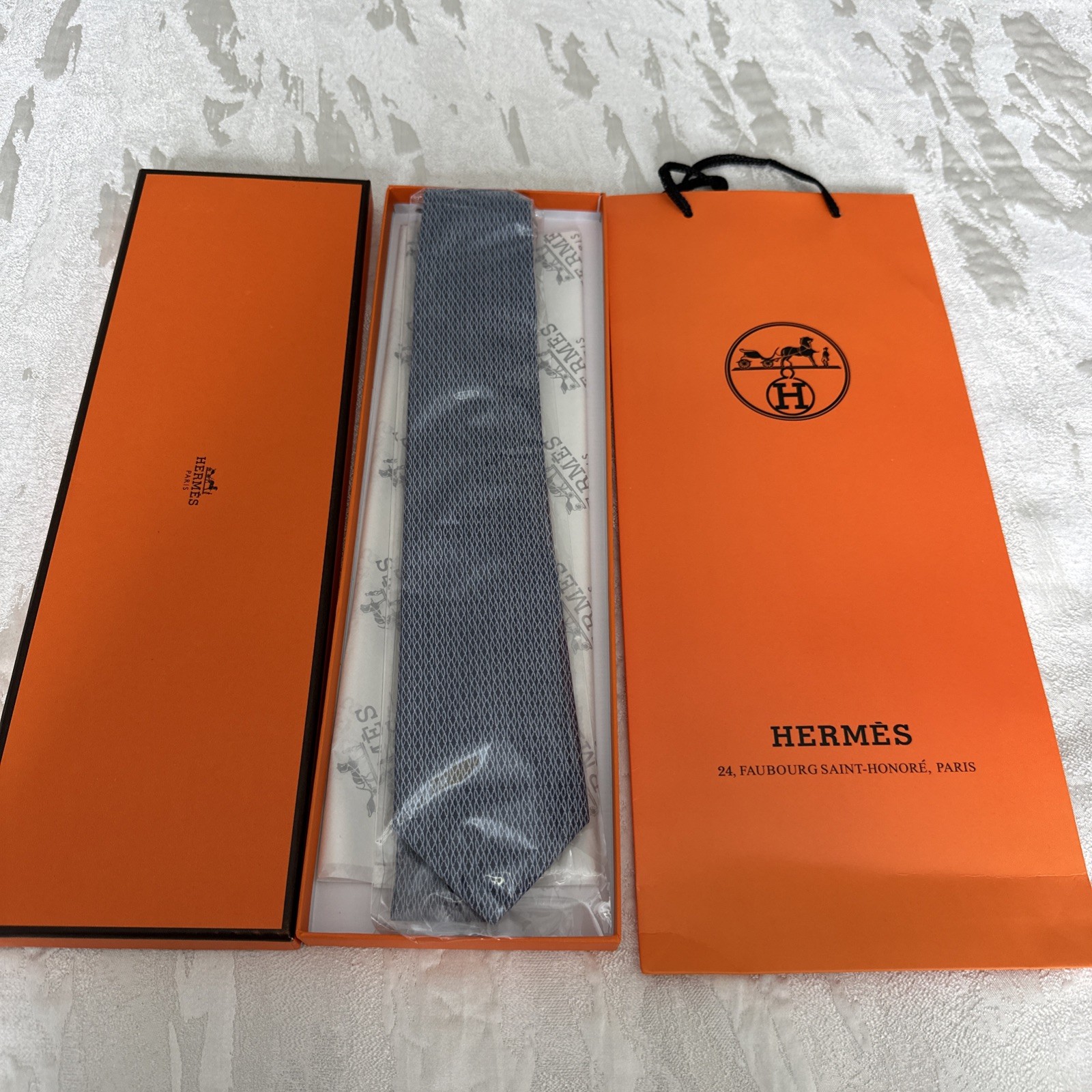 HERMÈS Men\'s Faconnee H Tie 100% Silk Blue Full Packaging HERMÈS Men\'s Faconnee H Tie 100% Silk Blue Full Packaging