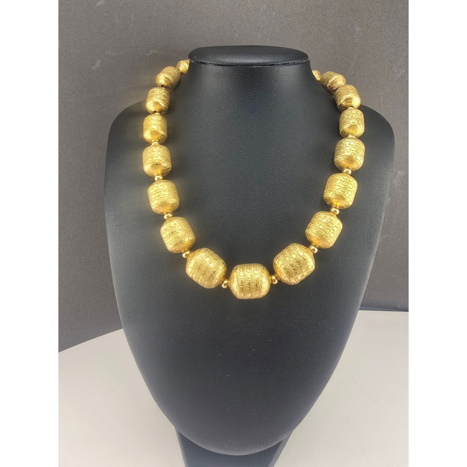 Vintage Monet Necklace Gold Tone Textured Barrel Graduated Beads 15in