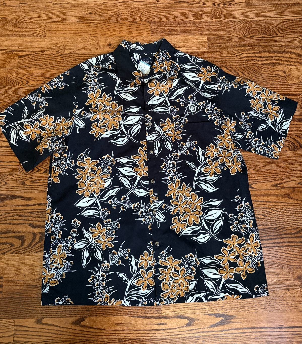 New COLORADO BUFFALOES HAWAIIAN SHIRT CU BUFFS Button up Top SIZE Large -NWT