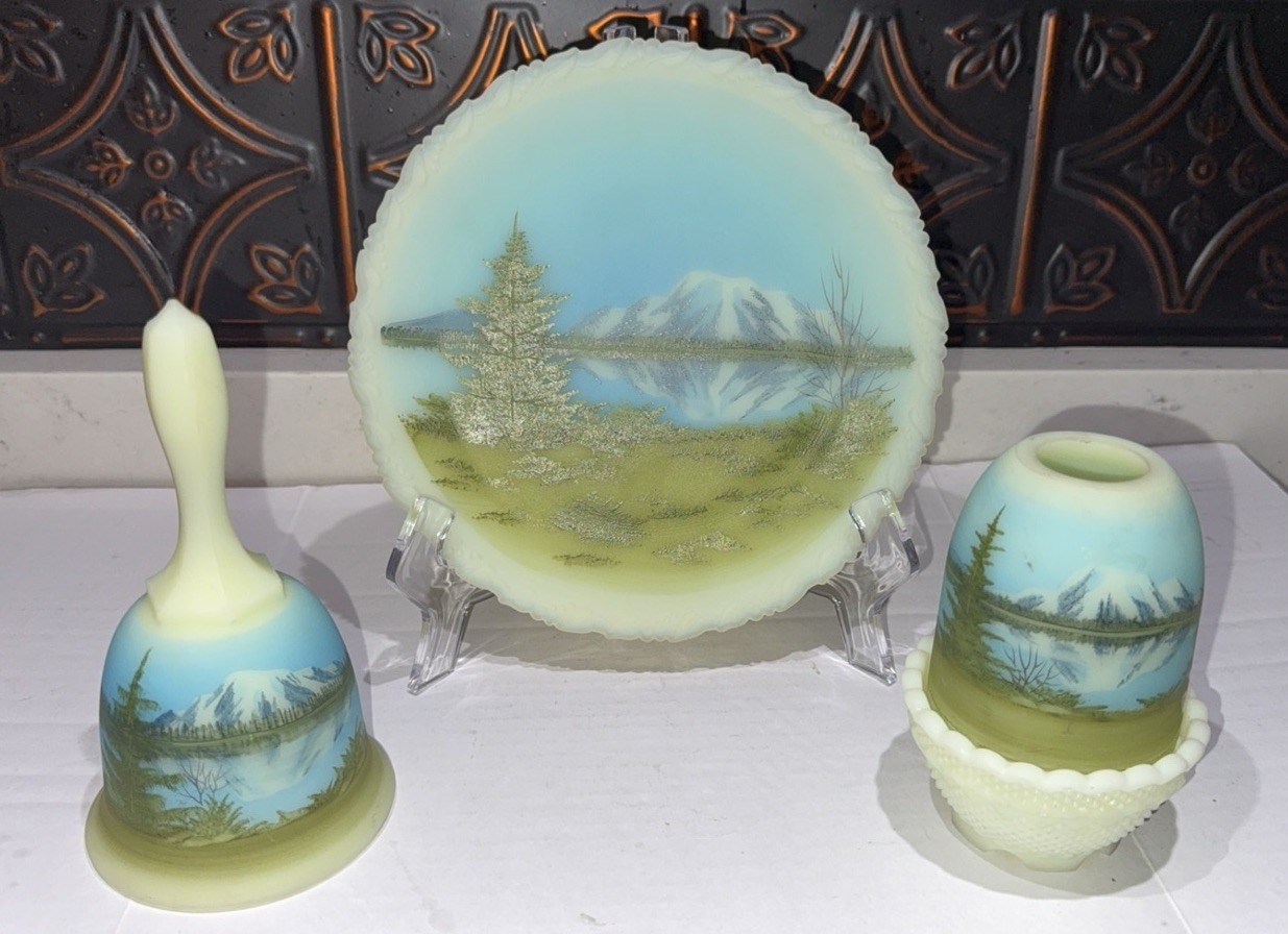 Fenton CUSTARD MOUNTAIN REFLECTIONS Fairy Lamp/Plate/Bell Set Limited 1981 Glow Fenton CUSTARD MOUNTAIN REFLECTIONS Fairy Lamp/Plate/Bell Set Limited 1981 Glow