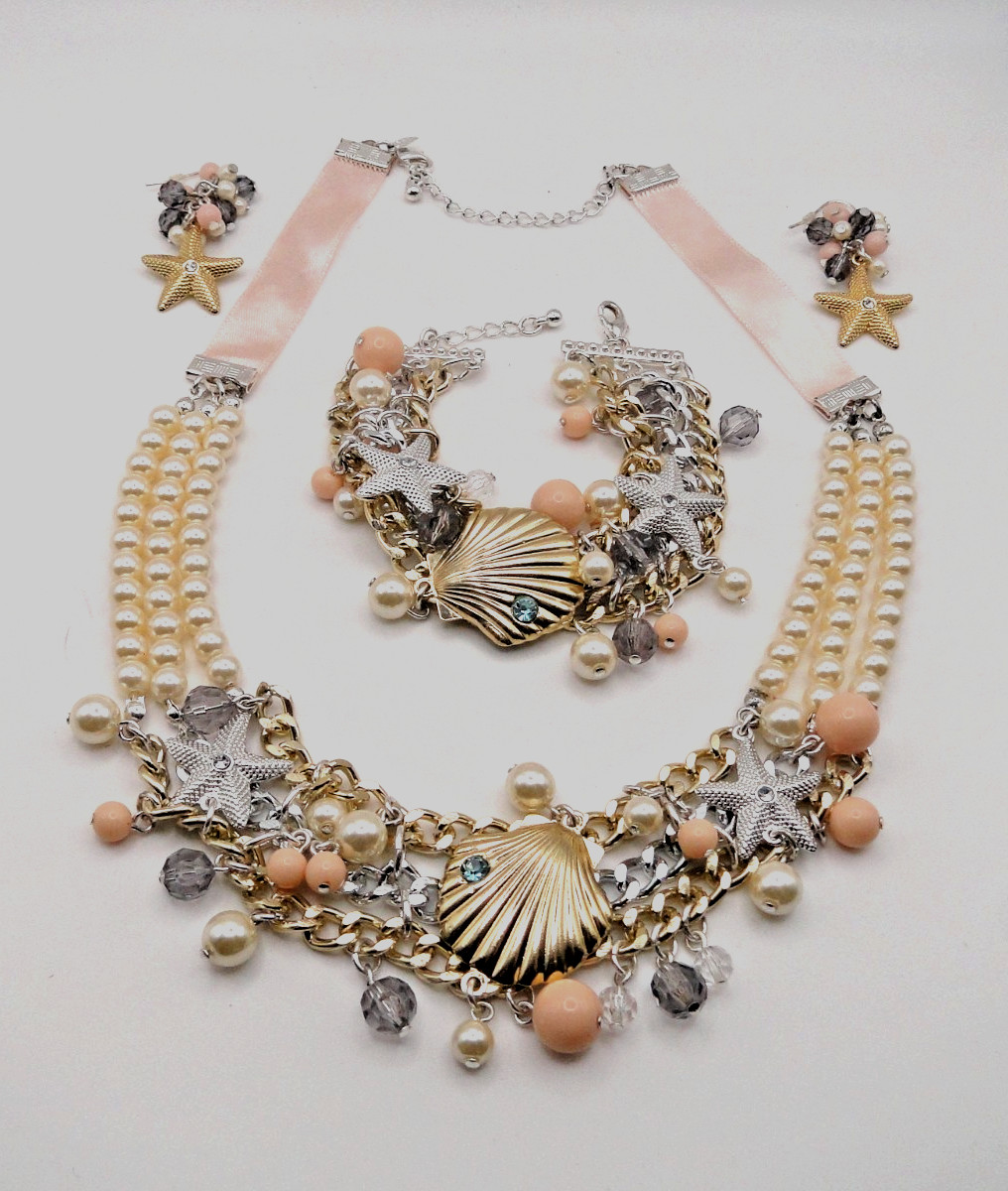 2011 Avon Enchanted Sea Jewelry Collection Seashells & Star Fish Jewelry Set