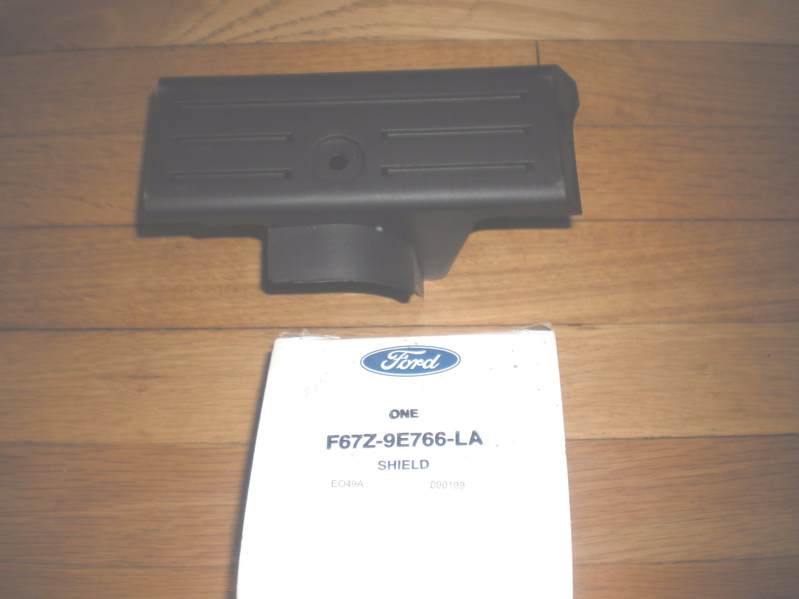 NOS 1996 97 98 FORD EXPLORER 5.0L ACCELERATOR CONTROL & EGR VALVE COVER SHIELD NOS 1996 97 98 FORD EXPLORER 5.0L ACCELERATOR CONTROL & EGR VALVE COVER SHIELD