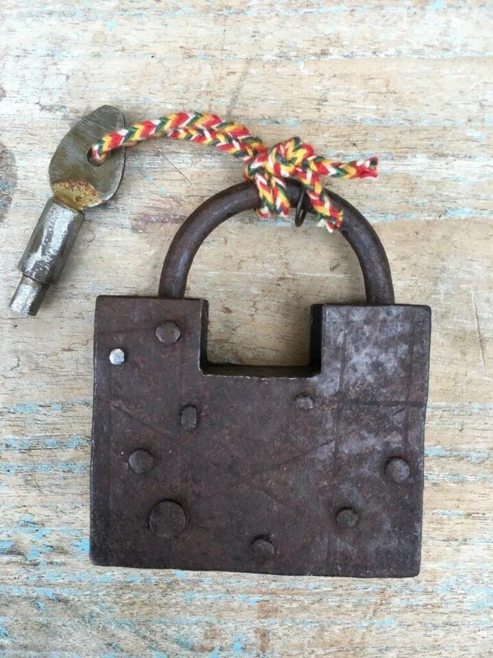 Vintage Old Rare Indian Rustic Iron Hand Forged Working Lock & Key Dust Safety Vintage Old Rare Indian Rustic Iron Hand Forged Working Lock & Key Dust Safety