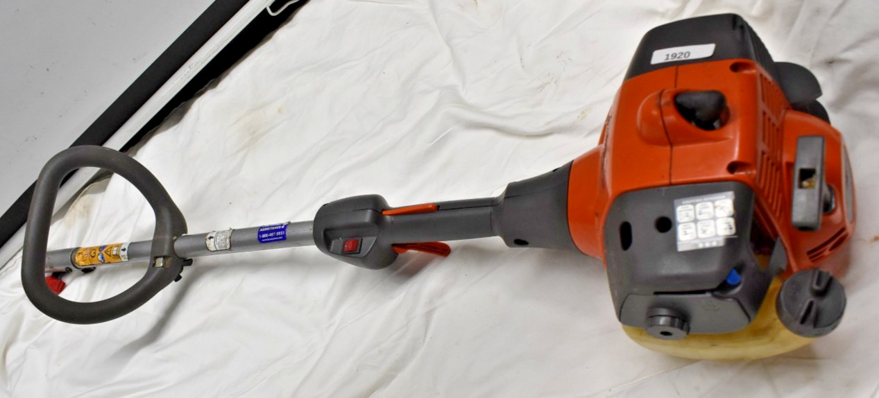Husqvarna 128LD String Trimmer Power Head - FOR PARTS OR REPAIR - (READ LISTING)