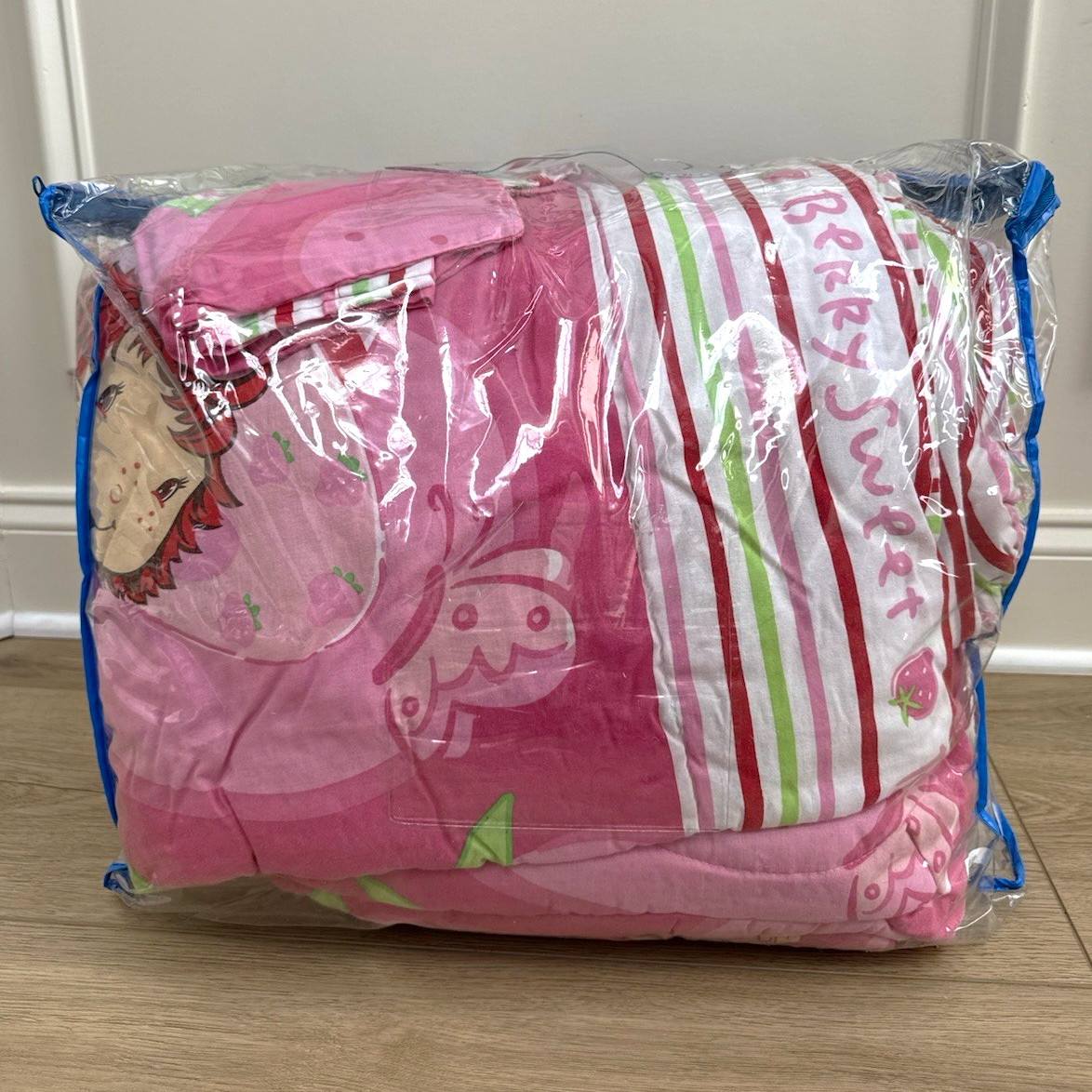 Vintage Y2K Strawberry Shortcake Twin COMPLETE bedding set Vintage Y2K Strawberry Shortcake Twin COMPLETE bedding set