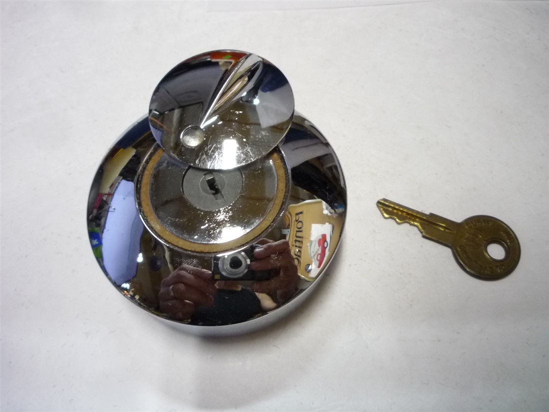 1955 1956 Chrysler Plymouth Desoto Dodge locking gas cap 1617464 1955 1956 Chrysler Plymouth Desoto Dodge locking gas cap 1617464