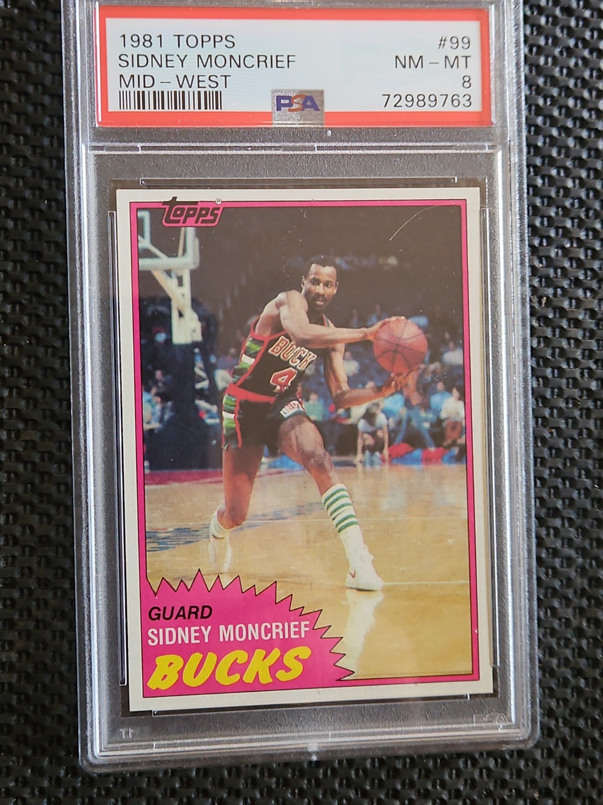 1981 TOPPS BASKETBALL #99 SIDNEY MONCRIEF (MID-WEST)☆PSA 8 (NM-MT)☆BUCKS☆