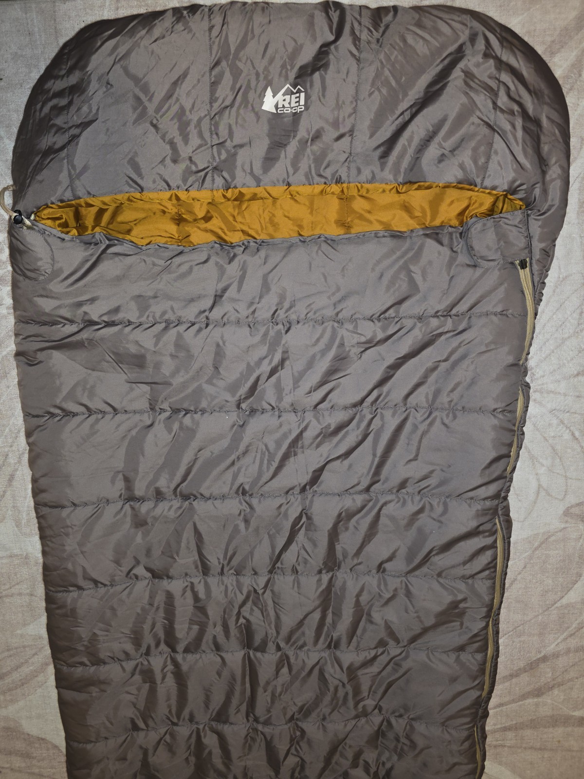 Brand New REI Siesta Hooded 20° Sleeping Bag (Regular / Medium) – Never Used