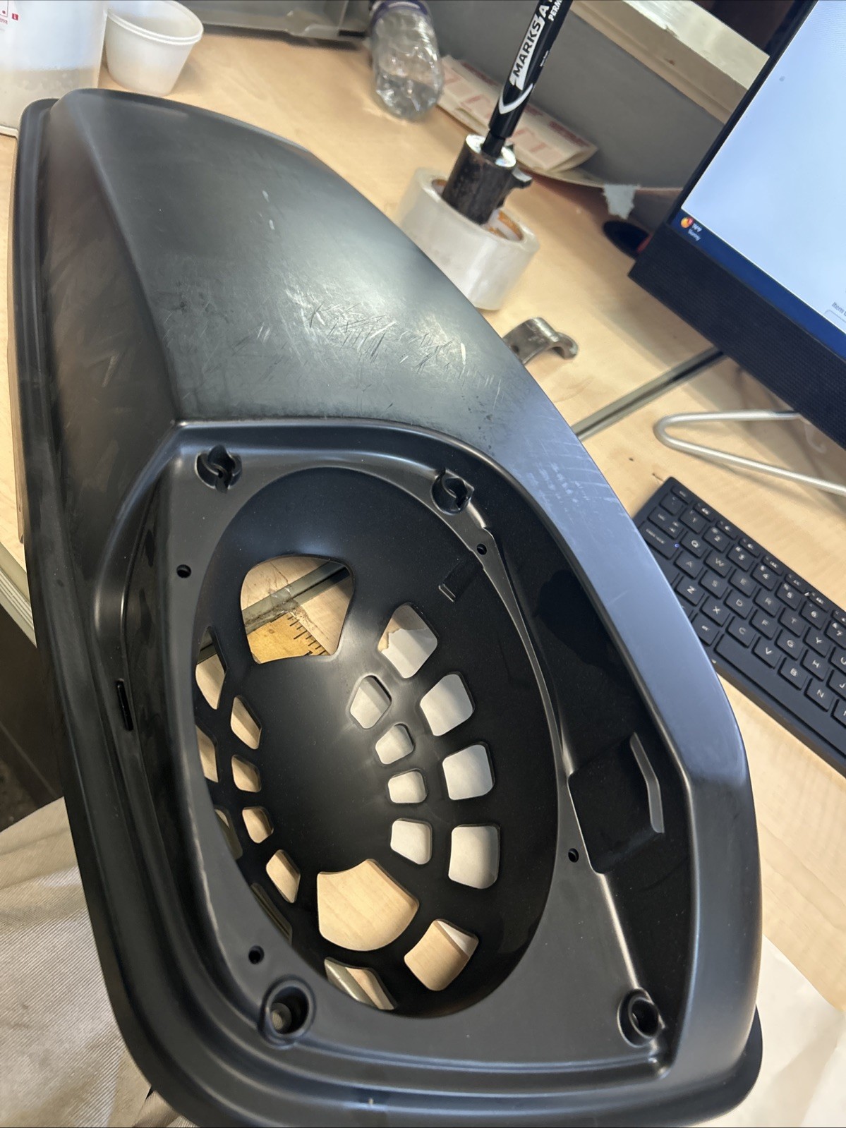 OEM HARLEY DAVIDSON SADDLEBAG SPEAKER LID RIGHT VIVID BLACK 2014-2023 90201030 OEM HARLEY DAVIDSON SADDLEBAG SPEAKER LID RIGHT VIVID BLACK 2014-2023 90201030