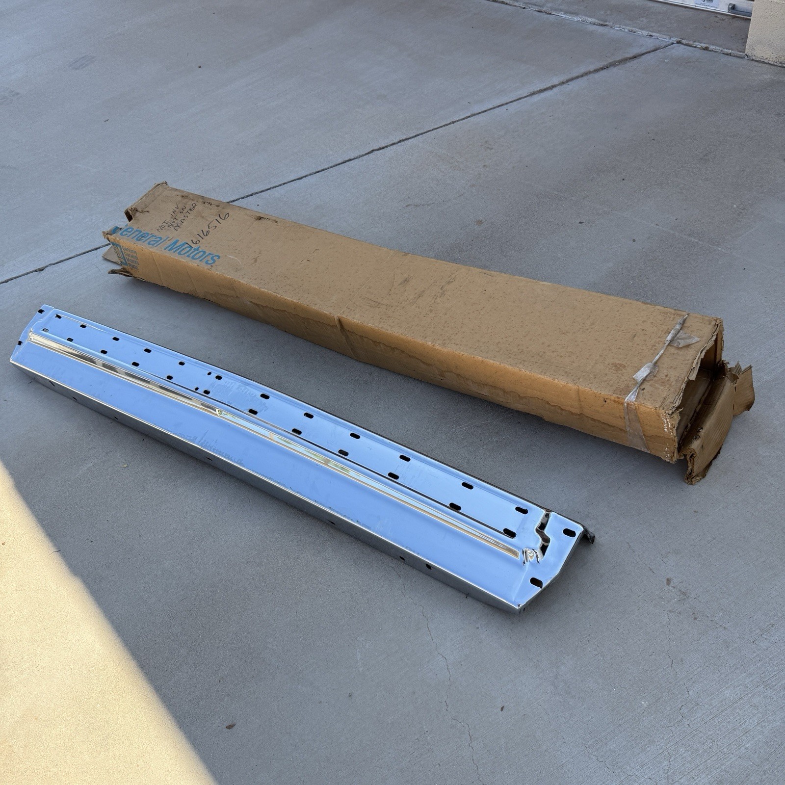 NOS 1978-1979 GM Cadillac DeVille Fleetwood Chrome Rear Bumper Face Bar 1616516 NOS 1978-1979 GM Cadillac DeVille Fleetwood Chrome Rear Bumper Face Bar 1616516